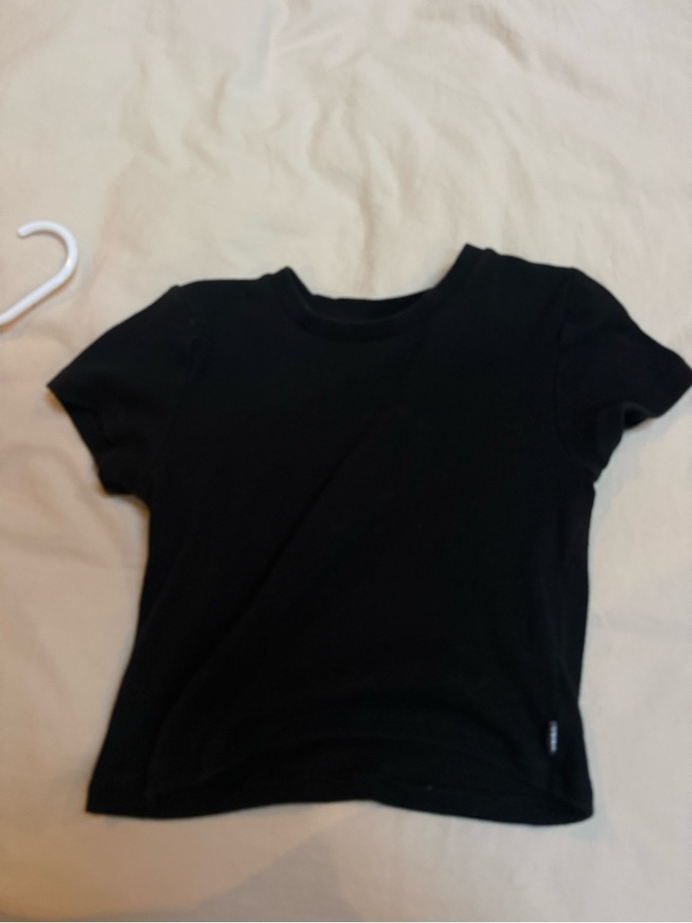 Aritzia black cropped tee size small